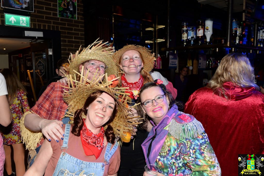../Images/Carnavals maandagavond in VdG 194.jpg